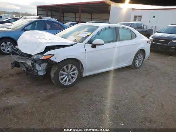 4T1B11HK1KU804266 2019 TOYOTA CAMRY - Image 2