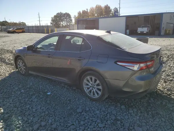 4T1B11HK1KU805594 2019 TOYOTA CAMRY - Image 2