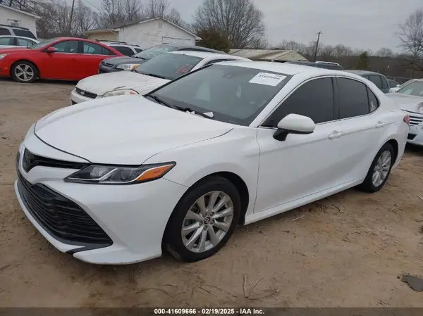4T1B11HK1KU807183 2019 TOYOTA CAMRY - Image 2