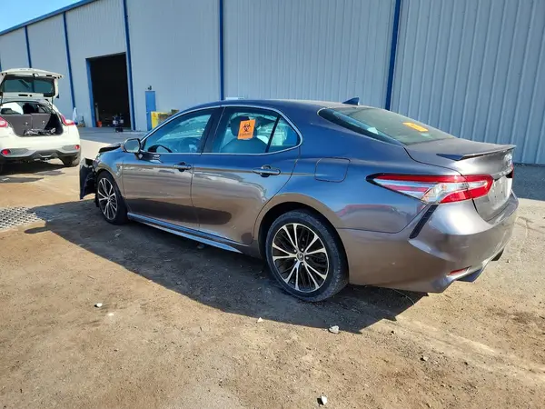 4T1B11HK1KU807796 2019 TOYOTA CAMRY - Image 2