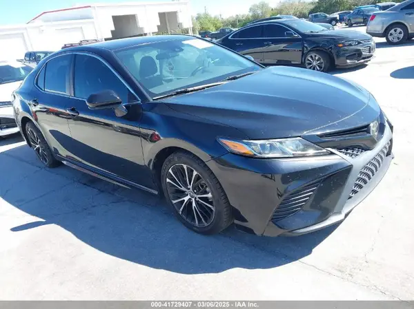 4T1B11HK1KU808348 2019 TOYOTA CAMRY - Image 1