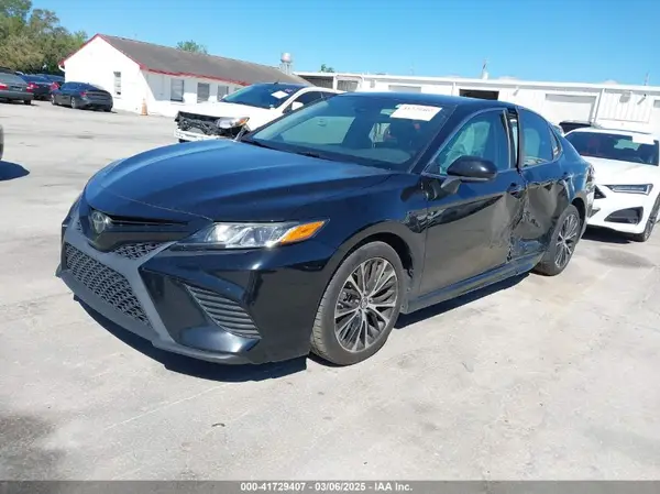 4T1B11HK1KU808348 2019 TOYOTA CAMRY - Image 2