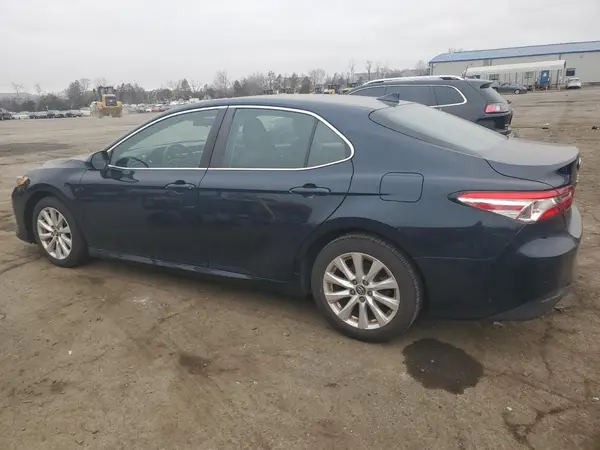 4T1B11HK1KU810553 2019 TOYOTA CAMRY - Image 2