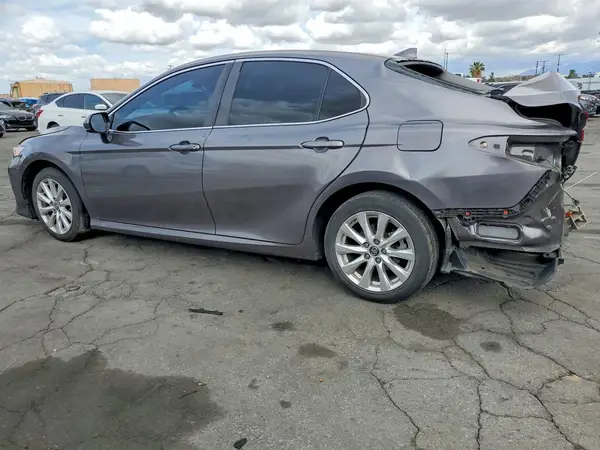 4T1B11HK1KU811704 2019 TOYOTA CAMRY - Image 2