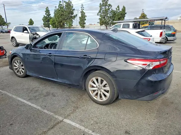 4T1B11HK1KU815011 2019 TOYOTA CAMRY - Image 2