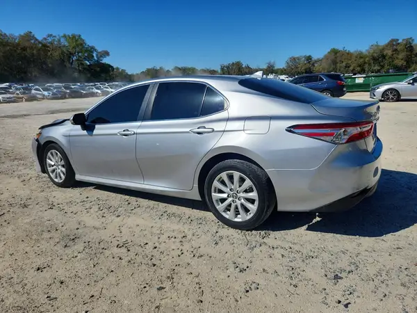 4T1B11HK1KU819690 2019 TOYOTA CAMRY - Image 2