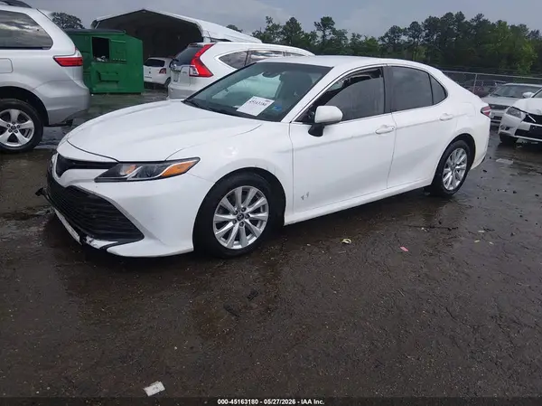 4T1B11HK1KU820645 2019 TOYOTA CAMRY - Image 2