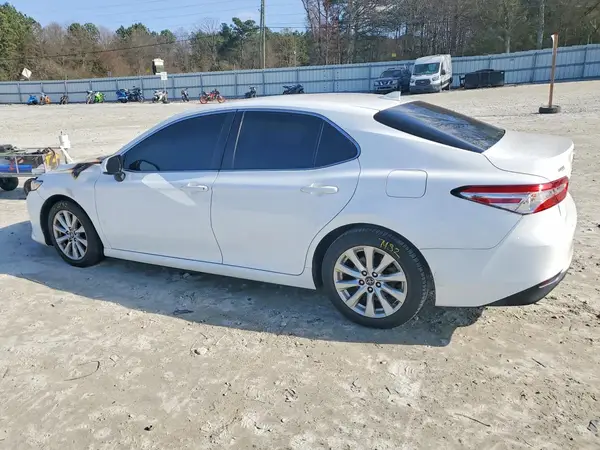 4T1B11HK1KU822430 2019 TOYOTA CAMRY - Image 2