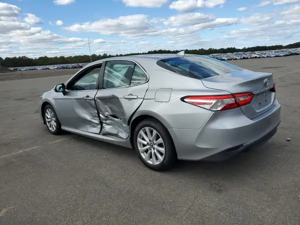 4T1B11HK1KU822752 2019 TOYOTA CAMRY - Image 2