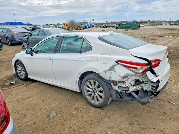 4T1B11HK1KU826333 2019 TOYOTA CAMRY - Image 2