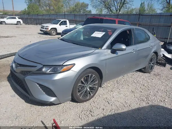 4T1B11HK1KU827577 2019 TOYOTA CAMRY - Image 2