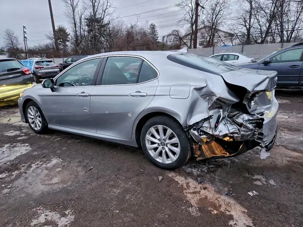 4T1B11HK1KU830284 2019 TOYOTA CAMRY - Image 2