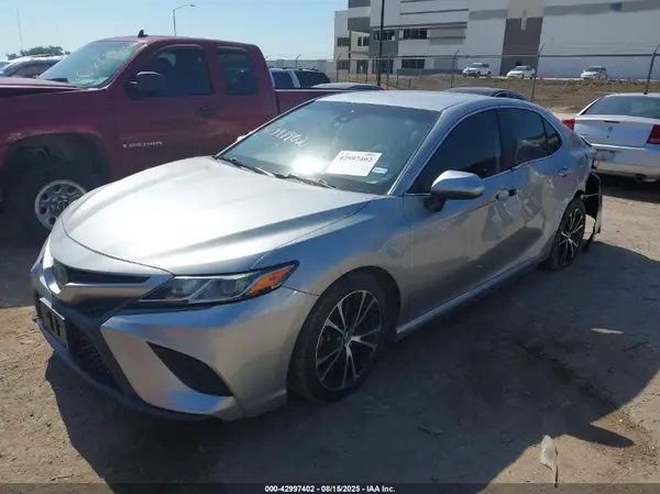 4T1B11HK1KU832861 2019 TOYOTA CAMRY - Image 2