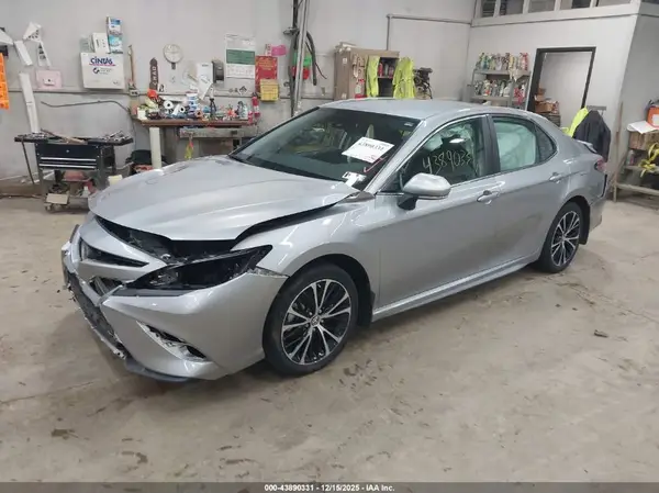 4T1B11HK1KU836960 2019 TOYOTA CAMRY - Image 2