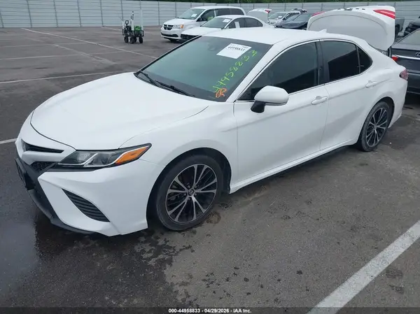 4T1B11HK1KU844427 2019 TOYOTA CAMRY - Image 2
