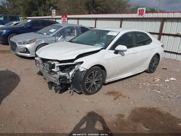 4T1B11HK1KU844900 2019 TOYOTA CAMRY - Image 2