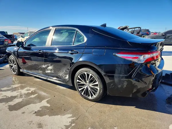 4T1B11HK1KU850518 2019 TOYOTA CAMRY - Image 2