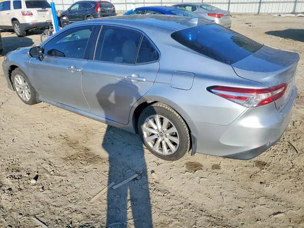 4T1B11HK1KU855749 2019 TOYOTA CAMRY - Image 2
