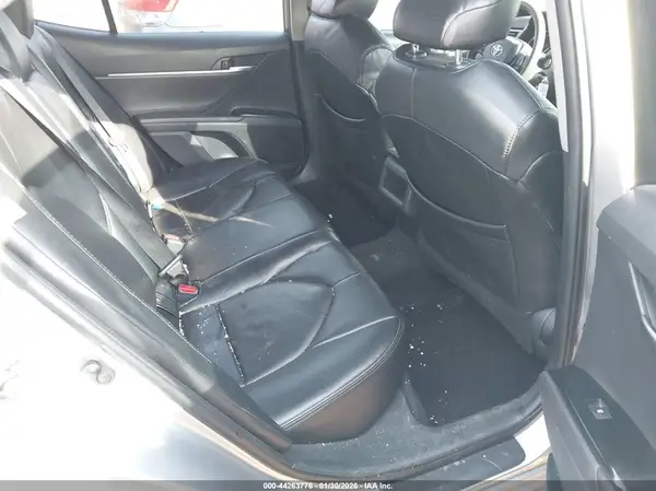 4T1B11HK2JU002128 2018 TOYOTA CAMRY - Image 8