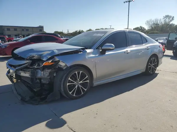 4T1B11HK2JU002582 2018 TOYOTA CAMRY - Image 1