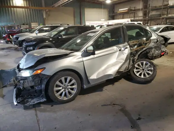 4T1B11HK2JU004140 2018 TOYOTA CAMRY - Image 1