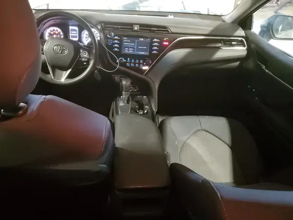4T1B11HK2JU004140 2018 TOYOTA CAMRY - Image 8