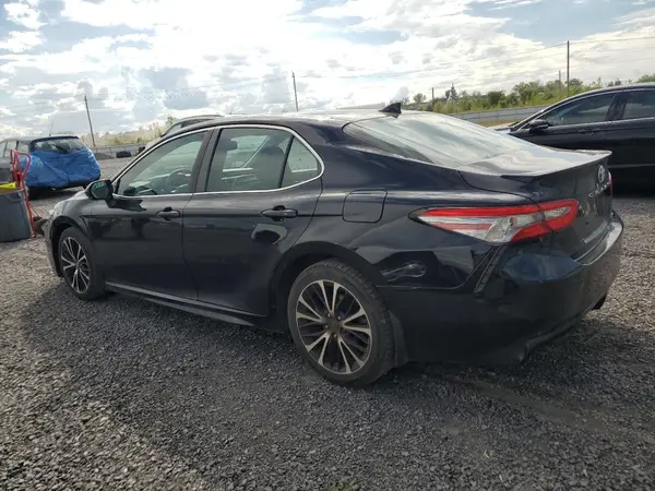 4T1B11HK2JU004459 2018 TOYOTA CAMRY - Image 2