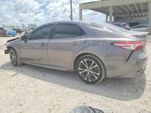 4T1B11HK2JU005241 2018 TOYOTA CAMRY - Image 2