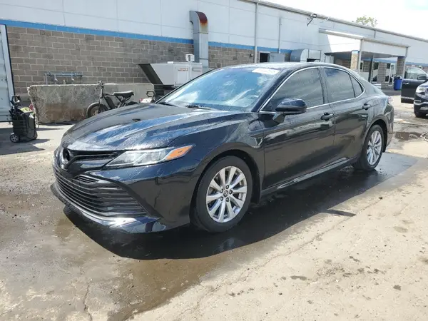 4T1B11HK2JU005966 2018 TOYOTA CAMRY - Image 1