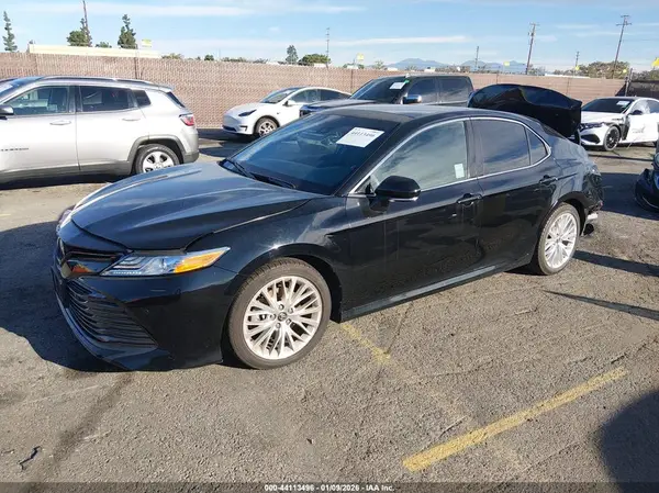 4T1B11HK2JU006518 2018 TOYOTA CAMRY - Image 2
