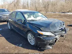 4T1B11HK2JU008222 2018 TOYOTA CAMRY