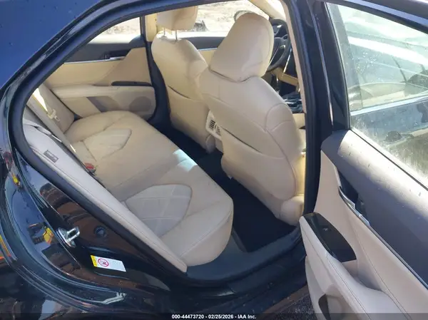 4T1B11HK2JU008222 2018 TOYOTA CAMRY - Image 8