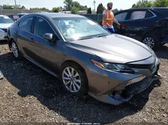 4T1B11HK2JU009323 2018 TOYOTA CAMRY
