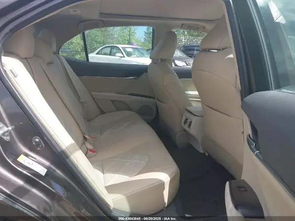 4T1B11HK2JU009631 2018 TOYOTA CAMRY - Image 8