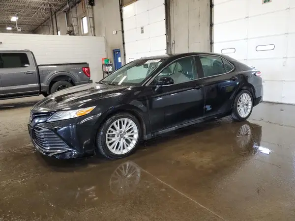 4T1B11HK2JU012447 2018 TOYOTA CAMRY - Image 1