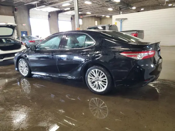 4T1B11HK2JU012447 2018 TOYOTA CAMRY - Image 2