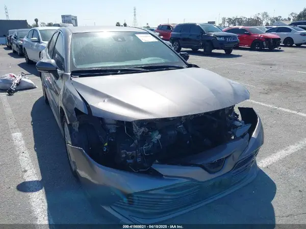 4T1B11HK2JU014375 2018 TOYOTA CAMRY - Image 1
