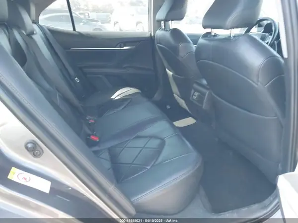 4T1B11HK2JU014375 2018 TOYOTA CAMRY - Image 8