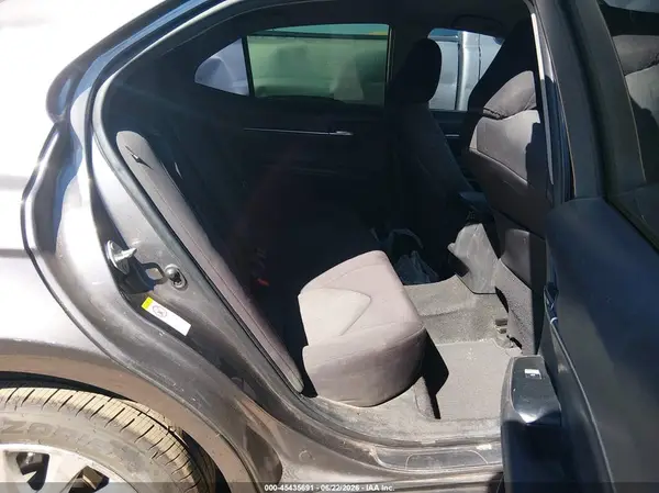 4T1B11HK2JU014702 2018 TOYOTA CAMRY - Image 8