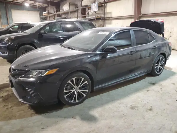 4T1B11HK2JU027420 2018 TOYOTA CAMRY - Image 1