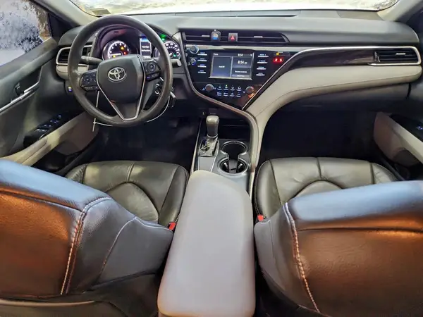 4T1B11HK2JU028468 2018 TOYOTA CAMRY - Image 8