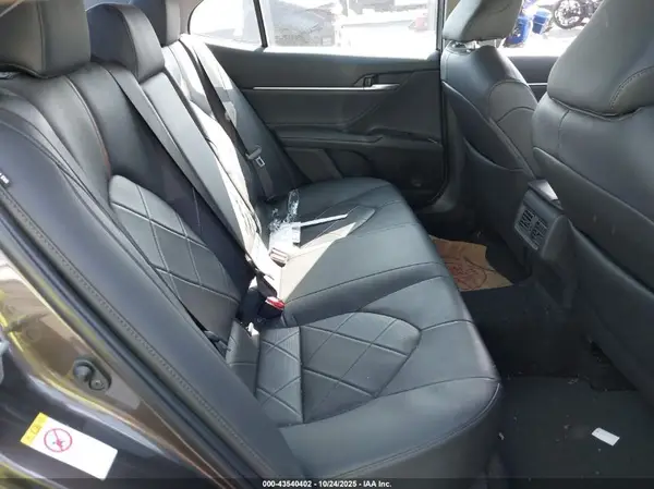 4T1B11HK2JU028793 2018 TOYOTA CAMRY - Image 8