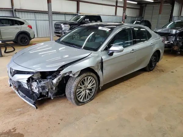 4T1B11HK2JU029457 2018 TOYOTA CAMRY - Image 1