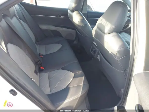 4T1B11HK2JU029605 2018 TOYOTA CAMRY - Image 8