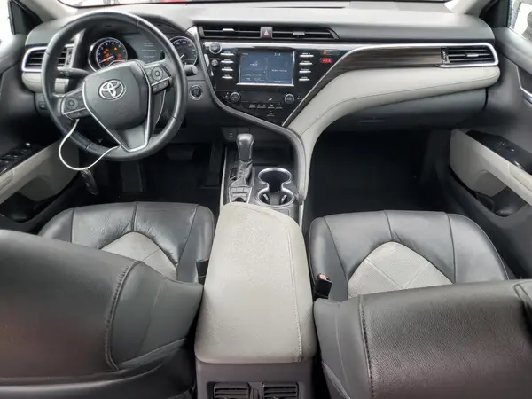 4T1B11HK2JU029832 2018 TOYOTA CAMRY - Image 8
