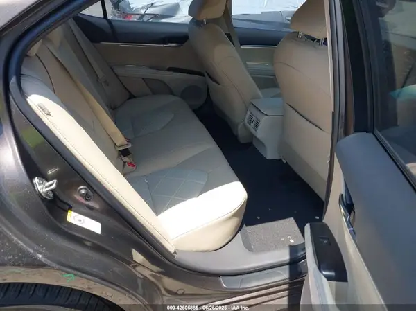 4T1B11HK2JU033153 2018 TOYOTA CAMRY - Image 8