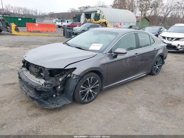 4T1B11HK2JU036473 2018 TOYOTA CAMRY - Image 2