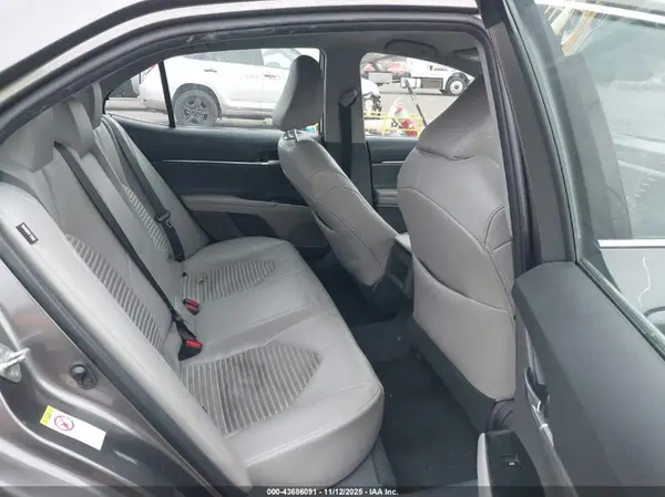 4T1B11HK2JU036473 2018 TOYOTA CAMRY - Image 8