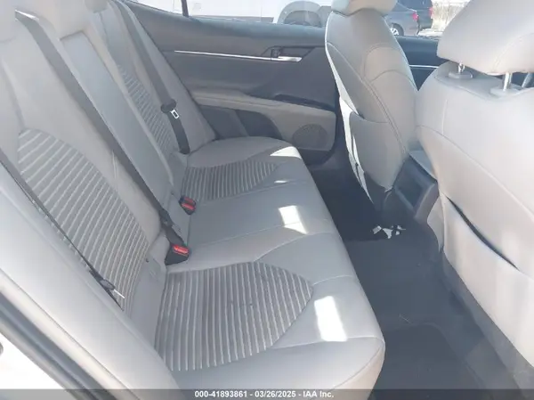 4T1B11HK2JU037168 2018 TOYOTA CAMRY - Image 8