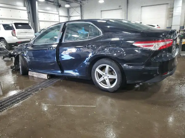 4T1B11HK2JU037476 2018 TOYOTA CAMRY - Image 2